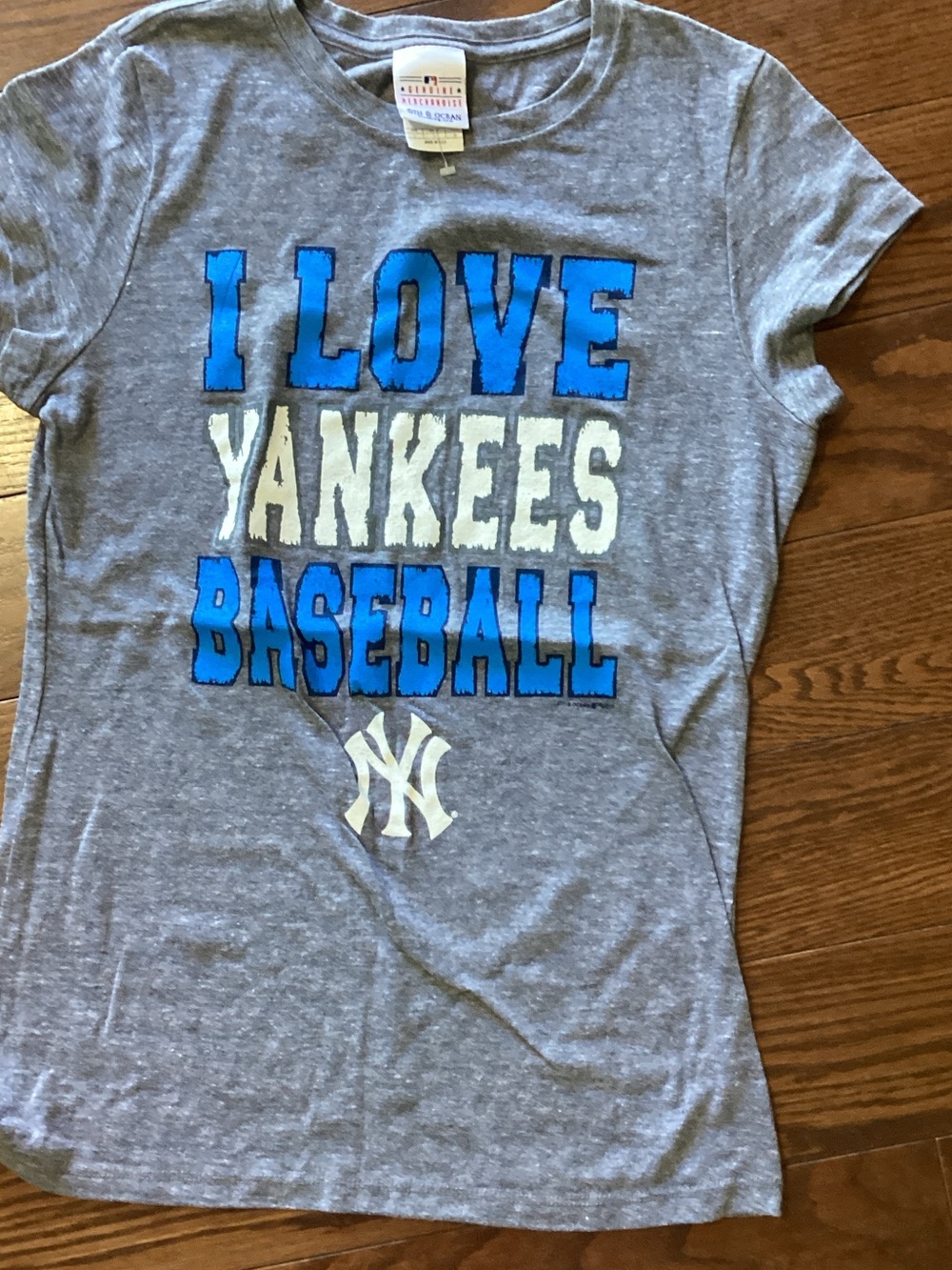 I Love Yankees Baseball Graphic Tee - Gray & Blue
